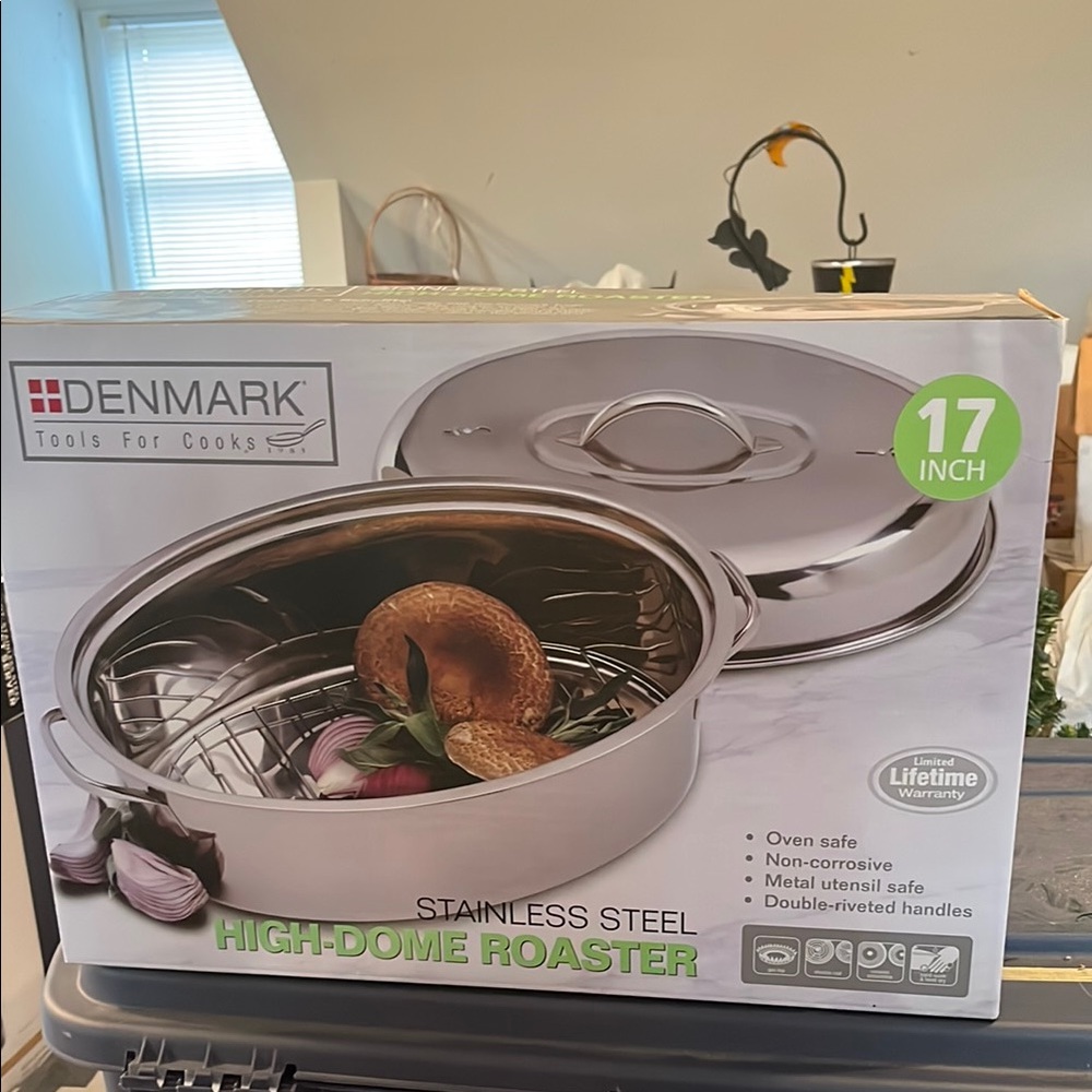 Stainless Steel High-Dome Roaster - Silver
